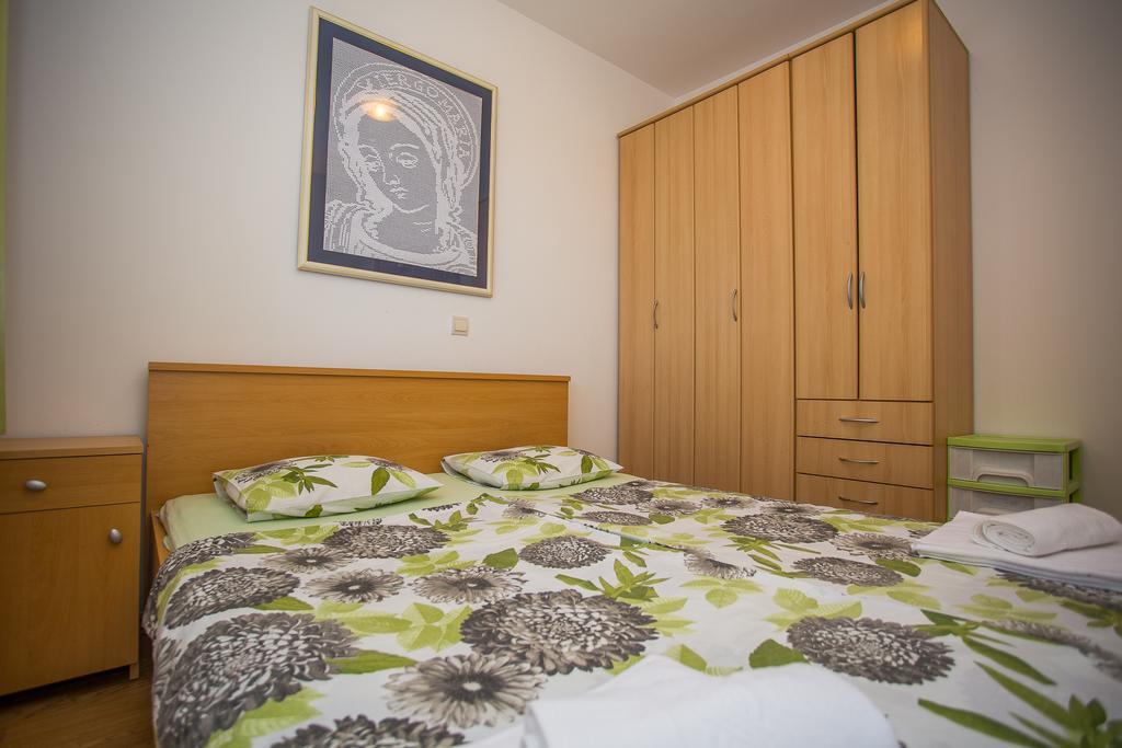 Apartments Mira Kastela Luaran gambar