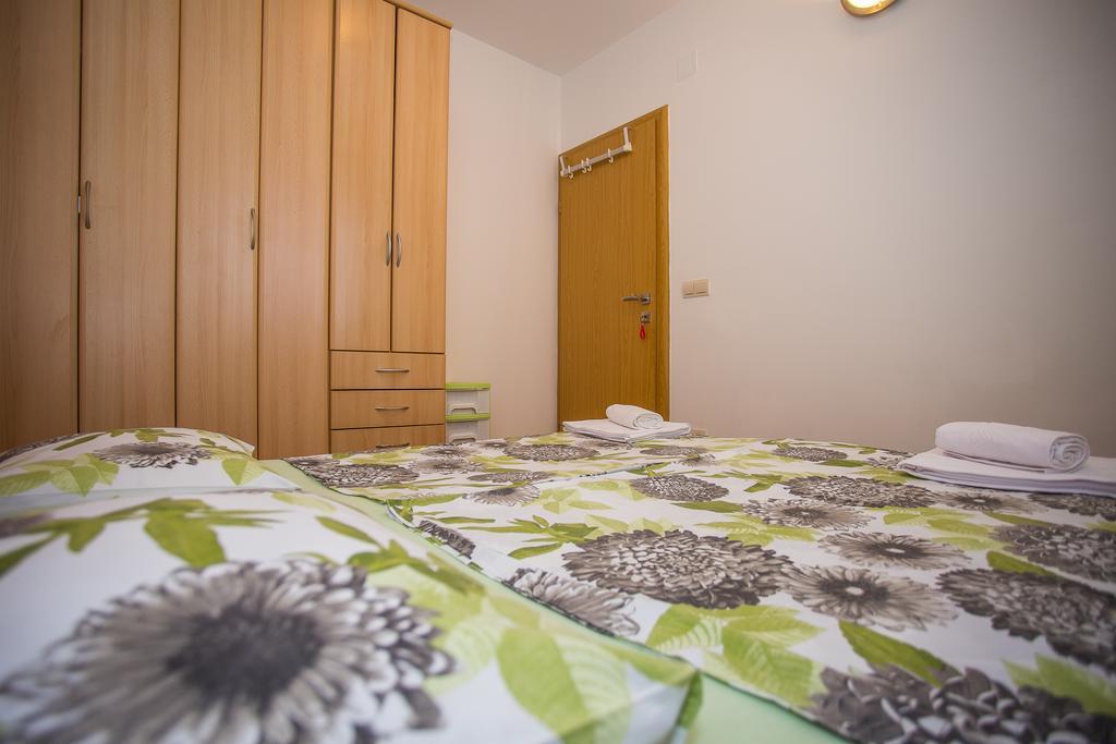 Apartments Mira Kastela Luaran gambar